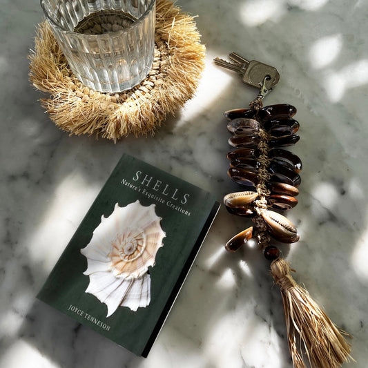 The Raffia Fishbone Keychain - Natural Black